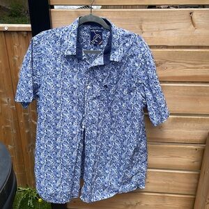 Men’s tropical leaf short sleeve shirt